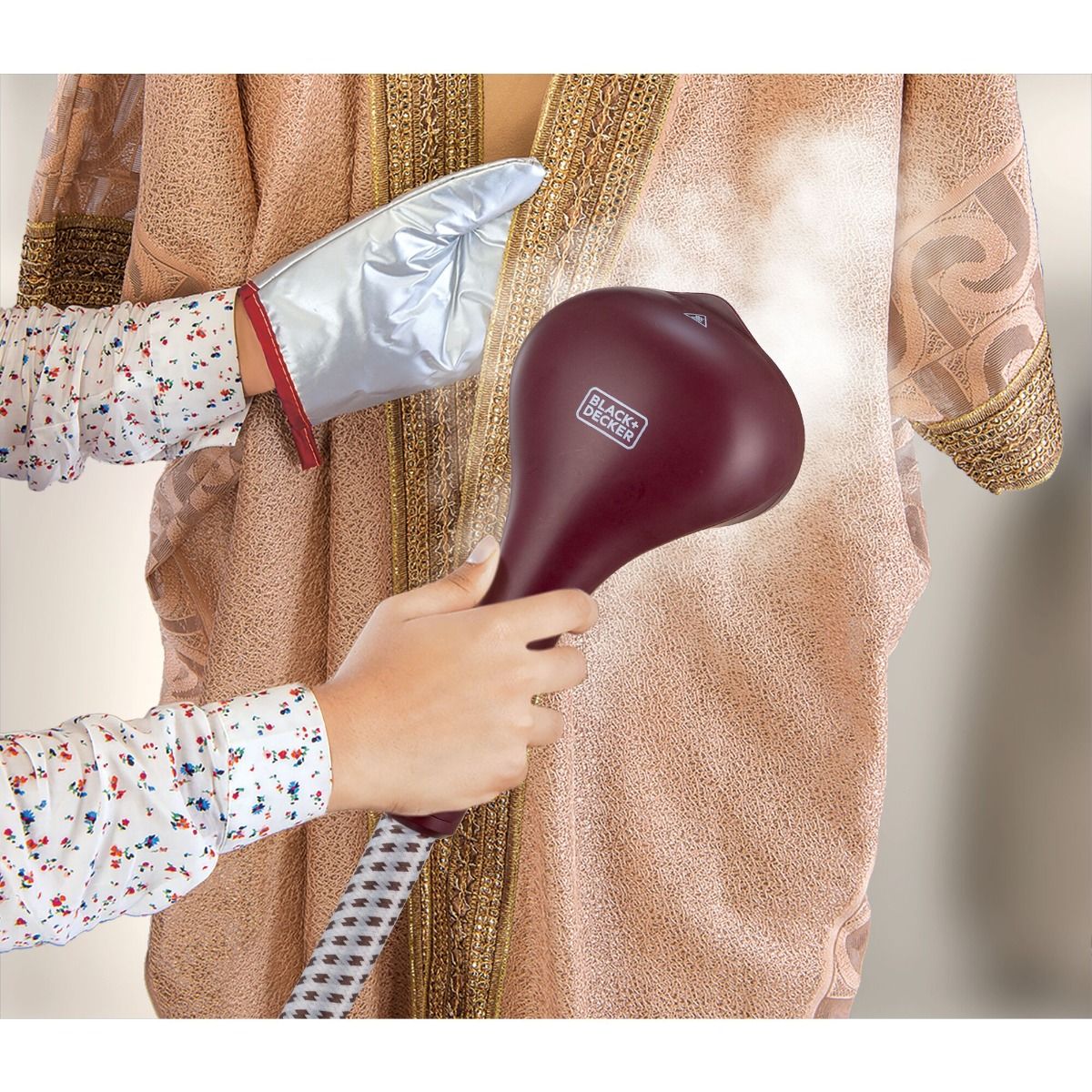 مكواة بخار عمودية بلاك اند ديكر ، 2 لتر ، احمر - GSTD2450-B5